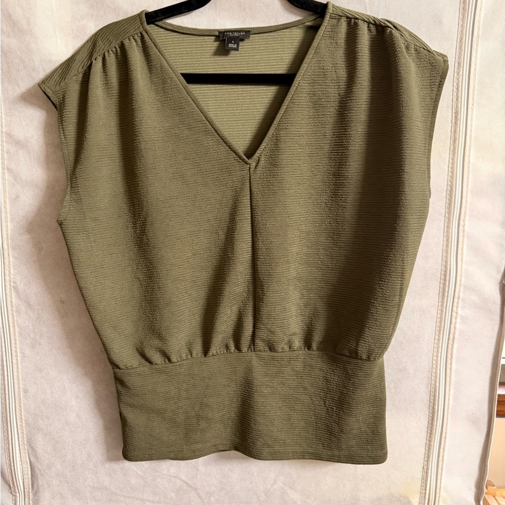 Ann Taylor Factory Olive V-Neck Cap Sleeve Blouse Size Small